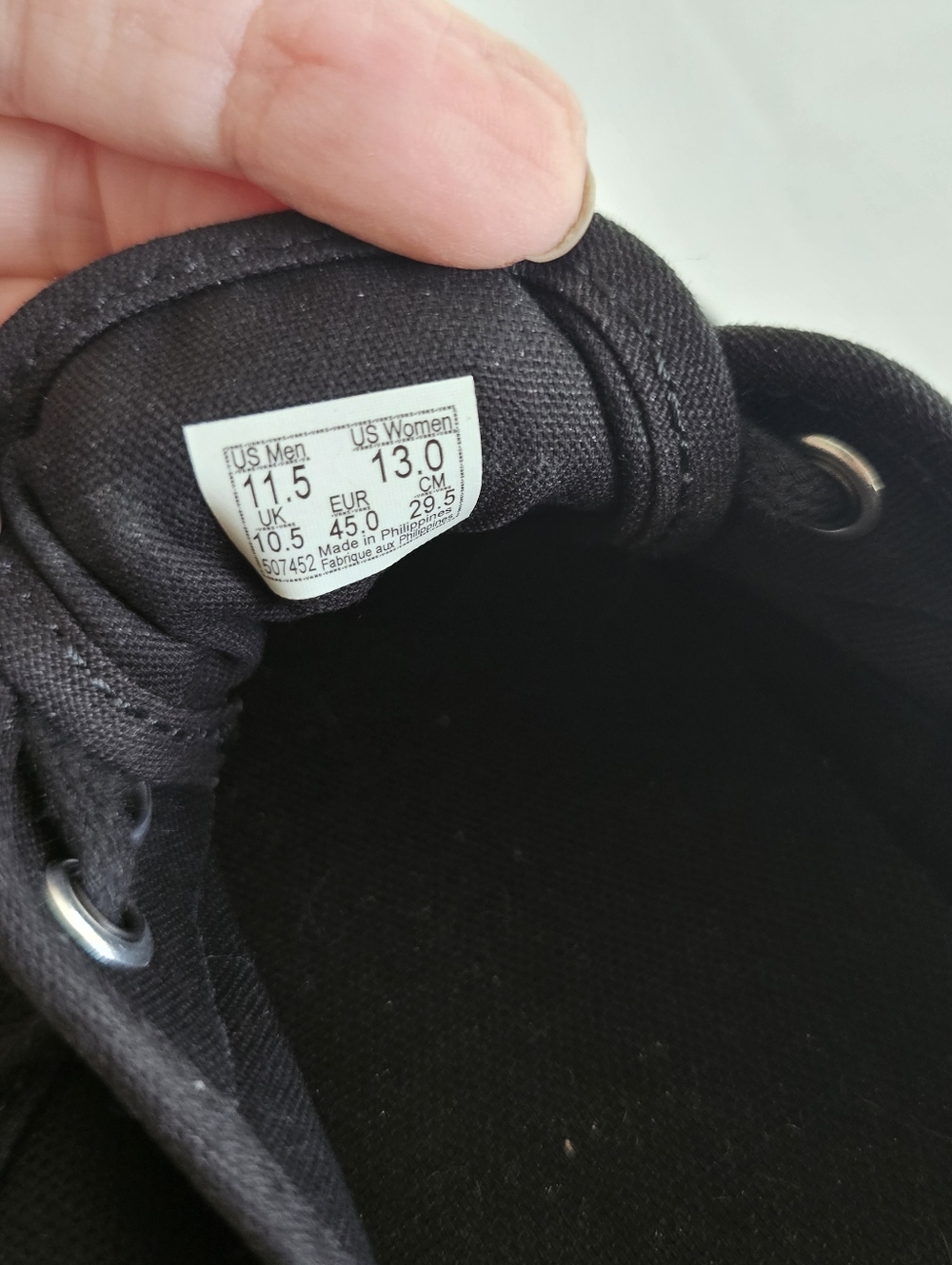 Vans Blackout Sneakers Size Mens 11.5 Low Top Lace Up Canvas Cushioned Insole - Picture 11 of 11